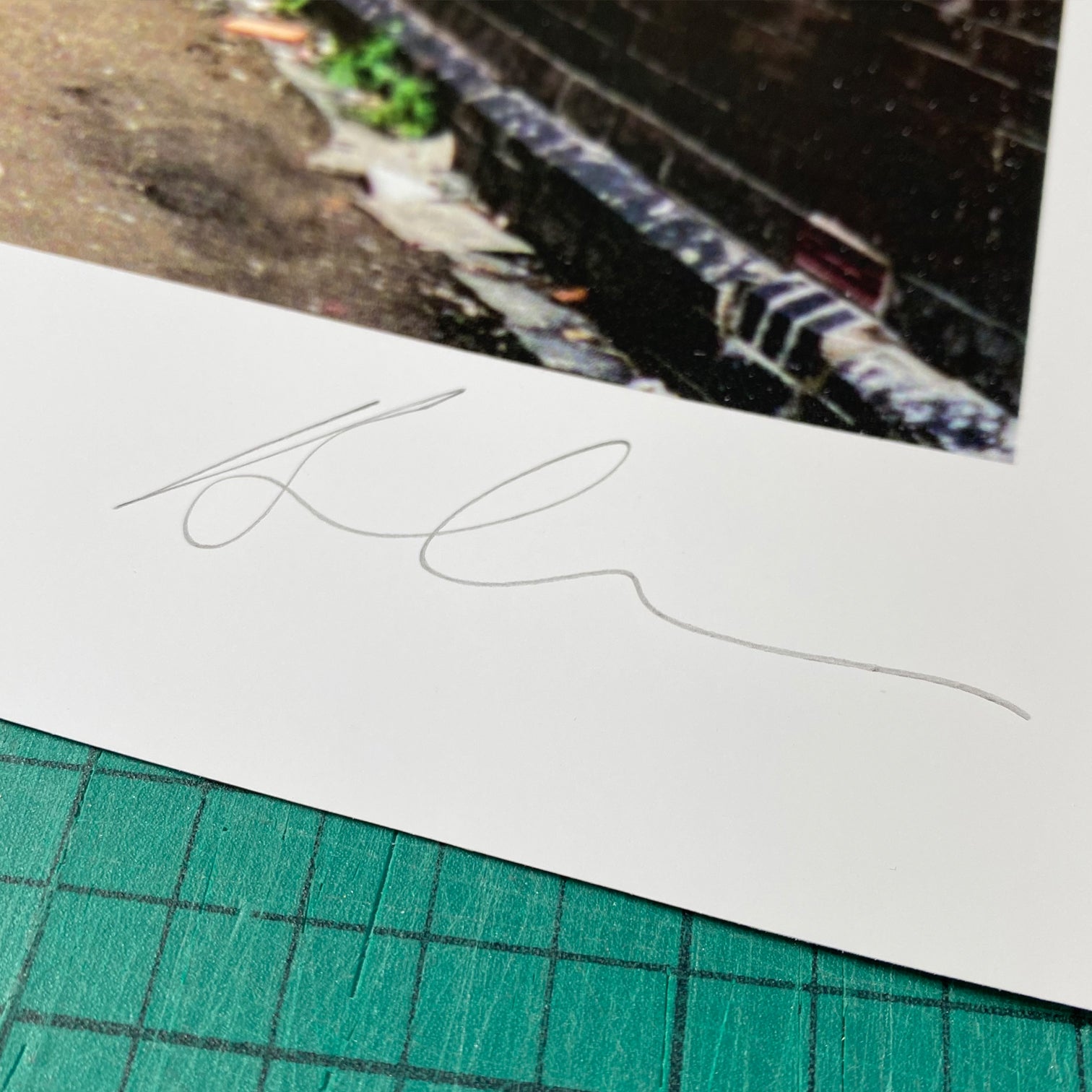 Oasis - D'You Know What I Mean? sleeve session out-take print